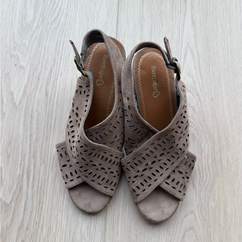 BareTraps Women's Taupe Sandals